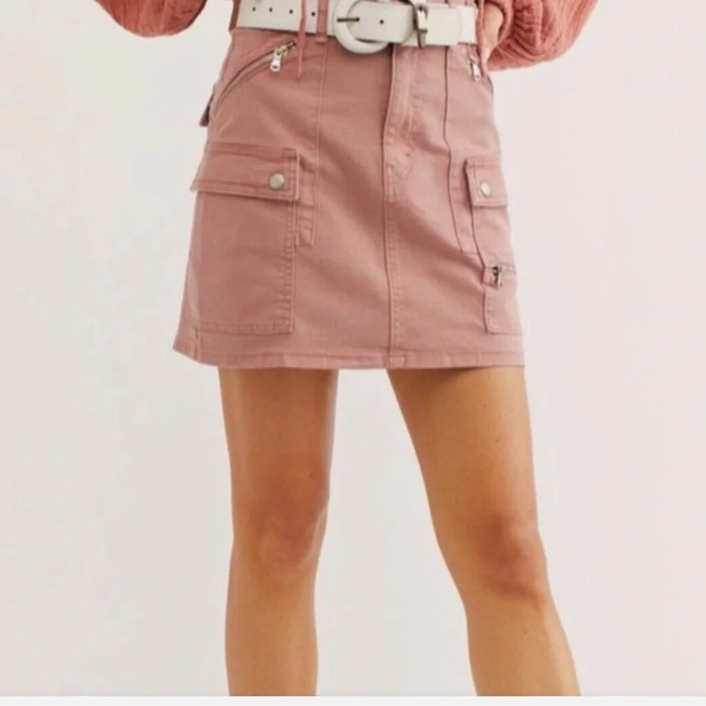 Free People mauve mini cargo skirt - size 28 - Picture 2 of 5